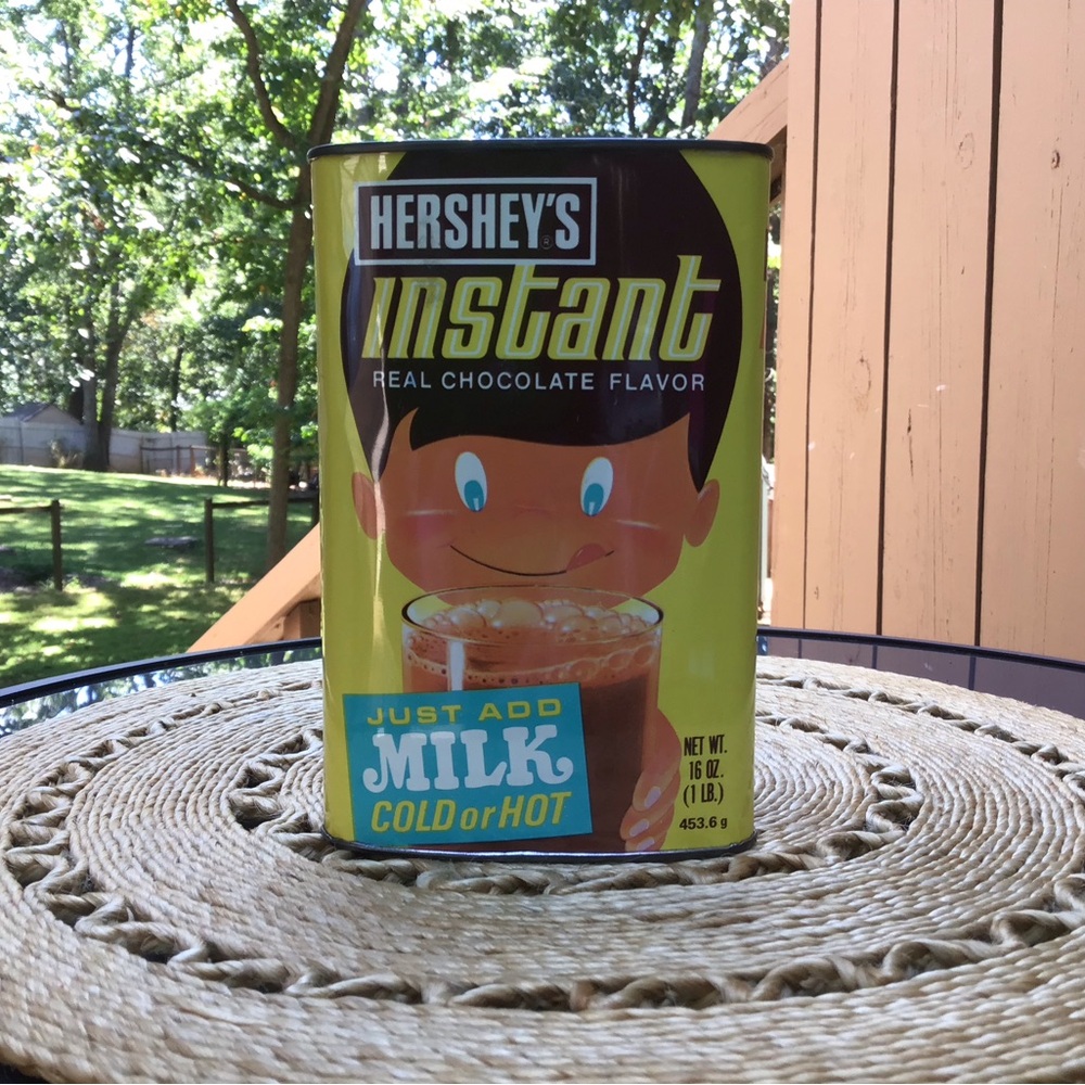 Vintage ‘70s Hershey’s Instant Chocolate Drink Mix 16 OZ Tin